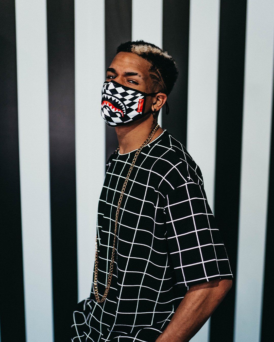 TRIPPY CHECK FACE MASK